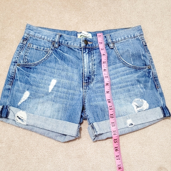 Y2K Forever 21 distressed 100% Cotton denim jean shorts size 31 - Picture 4 of 9